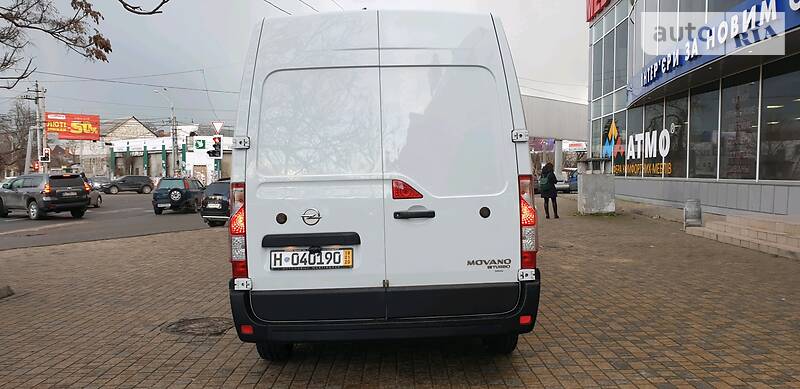 Вантажопасажирський фургон Opel Movano 2016 в Одесі