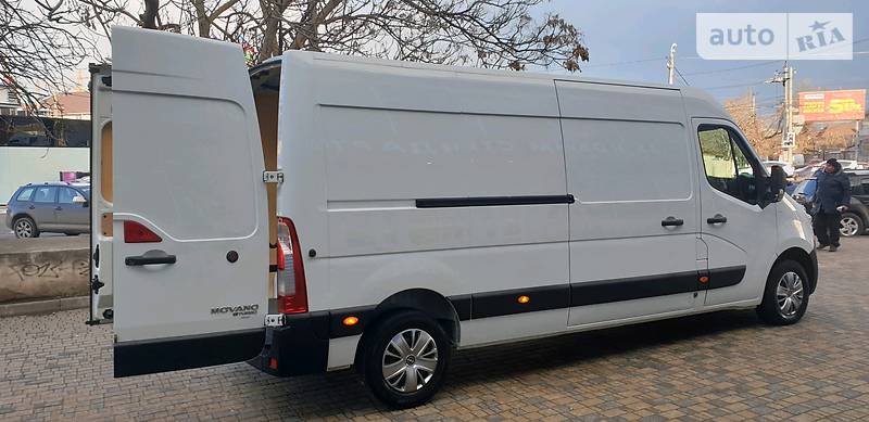 Вантажопасажирський фургон Opel Movano 2016 в Одесі