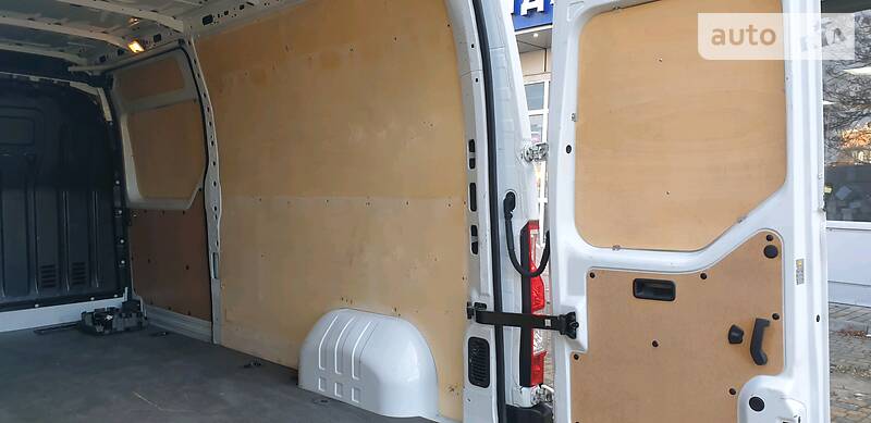 Вантажопасажирський фургон Opel Movano 2016 в Одесі