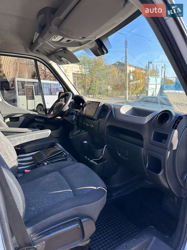 Вантажний фургон Opel Movano 2016 в Слов'янську