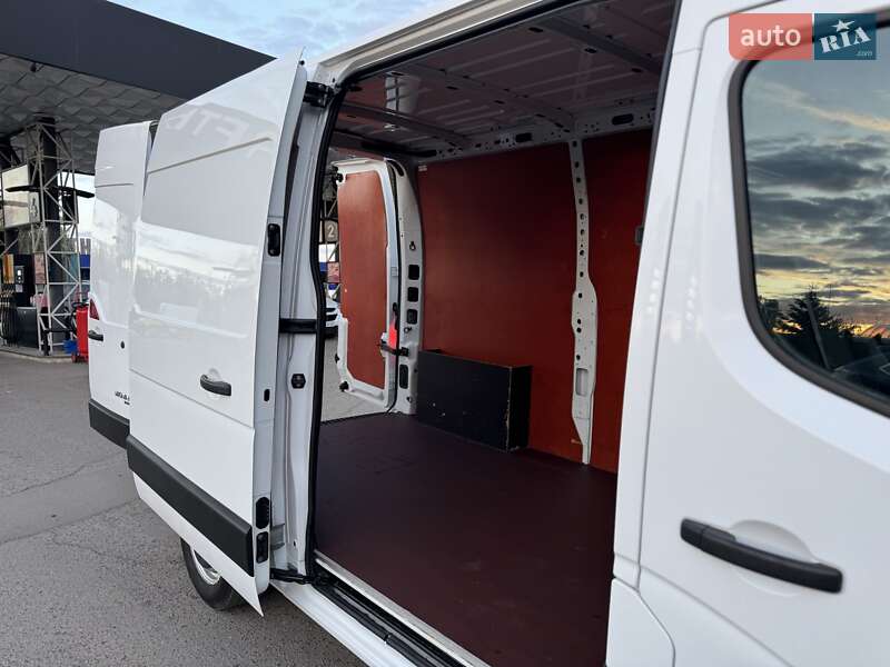 Вантажний фургон Opel Movano 2018 в Дубні