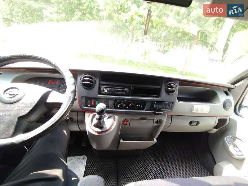 Грузовой фургон Opel Movano 2006 в Умани