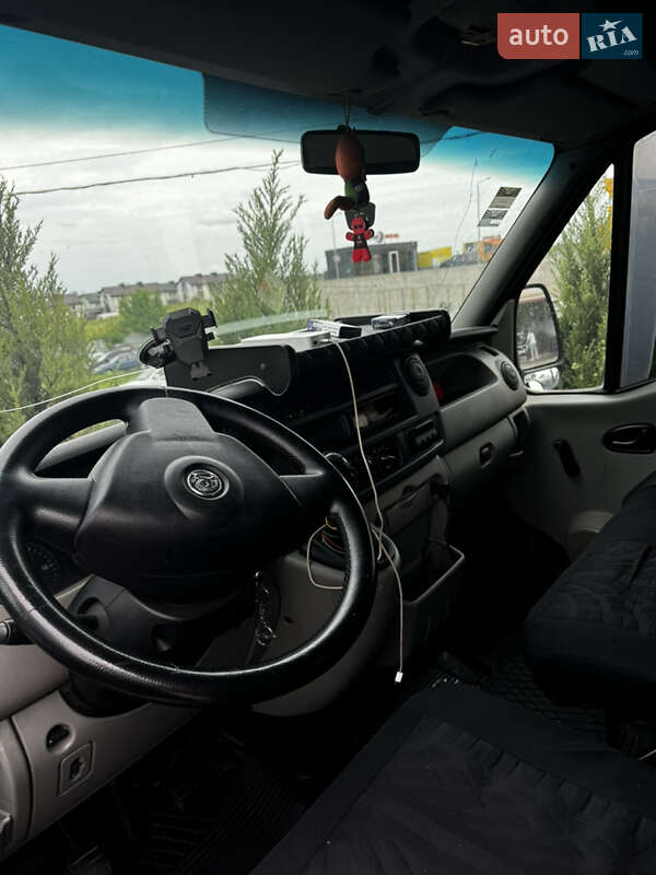 Вантажний фургон Opel Movano 2007 в Рівному