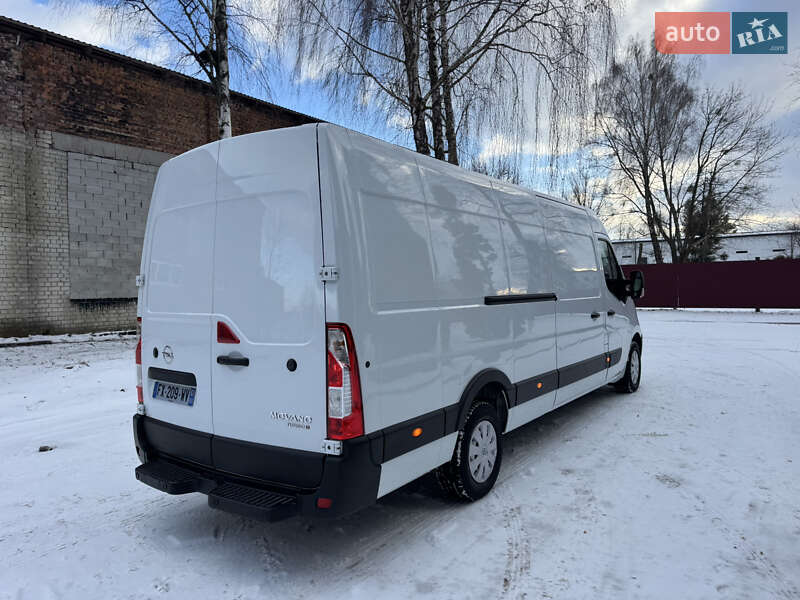 Вантажний фургон Opel Movano 2021 в Кореці
