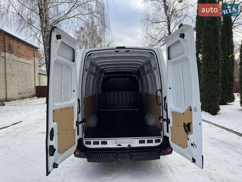 Вантажний фургон Opel Movano 2021 в Кореці