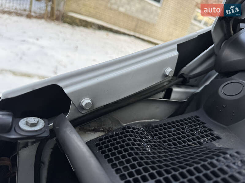 Вантажний фургон Opel Movano 2021 в Кореці