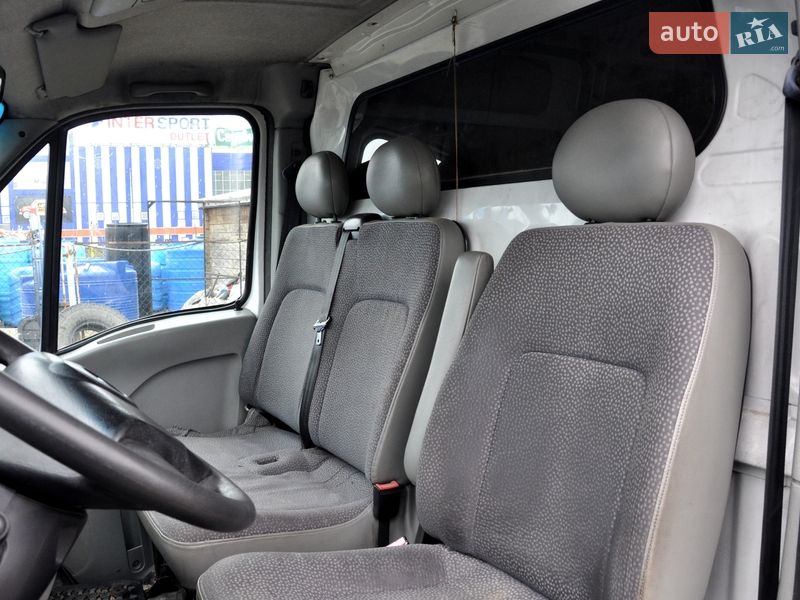 Вантажний фургон Opel Movano 2005 в Львові