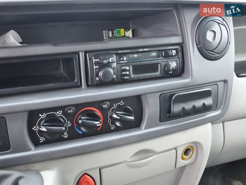 Вантажний фургон Opel Movano 2005 в Львові