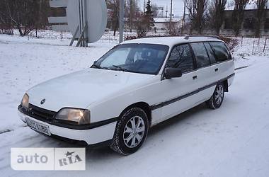 Универсал Opel Omega 1989 в 