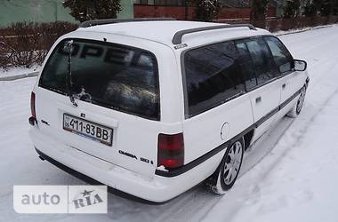 Универсал Opel Omega 1989 в 
