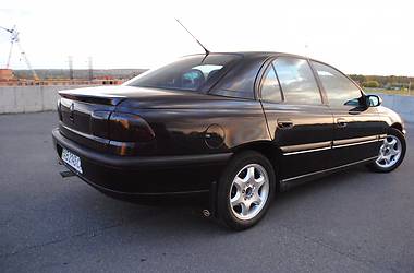 Седан Opel Omega 1995 в Виннице