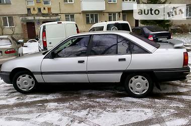 Седан Opel Omega 1988 в Ивано-Франковске