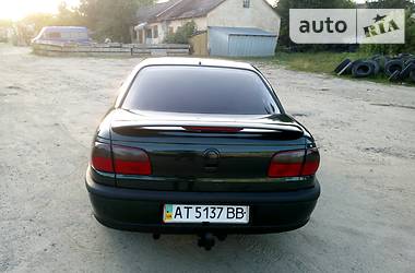 Седан Opel Omega 1995 в Яворове