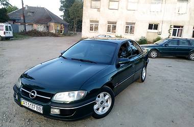 Седан Opel Omega 1995 в Яворове