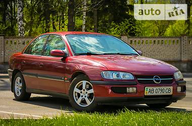 Седан Opel Omega 1996 в Виннице