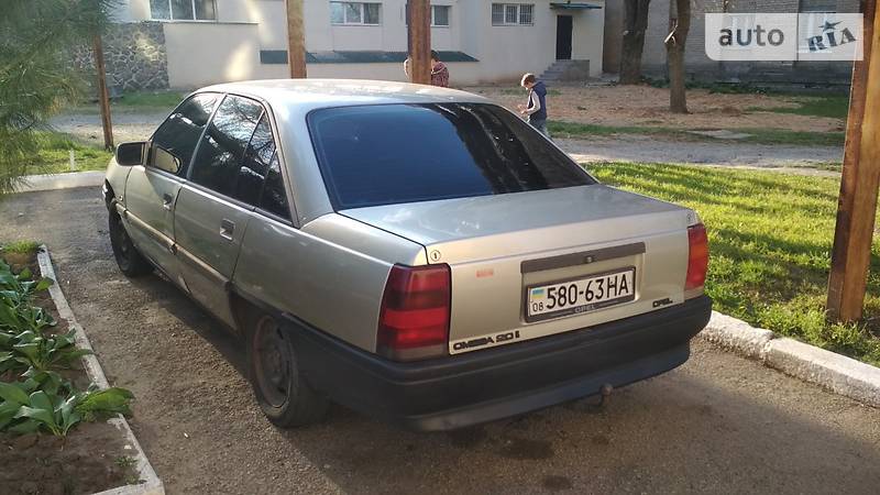 Седан Opel Omega 1987 в Мелитополе фото 4 Седан Opel Omega 1987 в Мелитополе