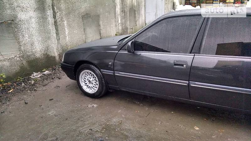 Седан Opel Omega 1989 в Кременчуці