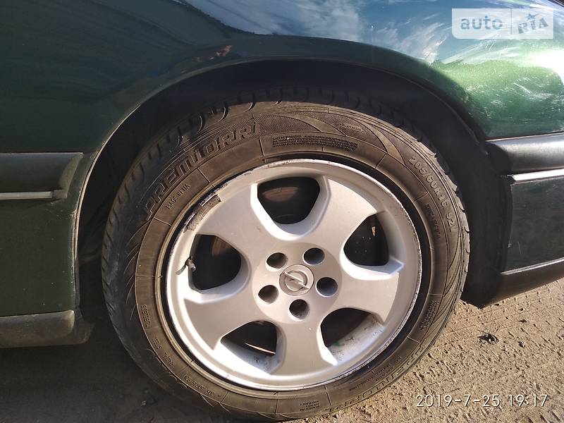 Седан Opel Omega 1999 в Луцке
