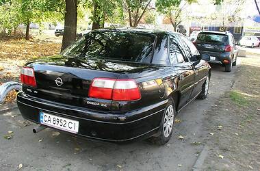 Седан Opel Omega 2001 в Черкассах
