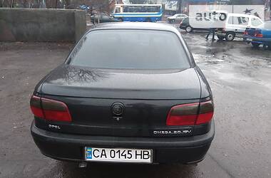 Седан Opel Omega 1997 в Звенигородке