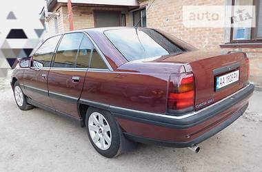 Седан Opel Omega 1990 в Фастове