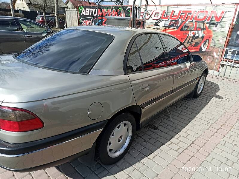 Седан Opel Omega 1998 в Ивано-Франковске