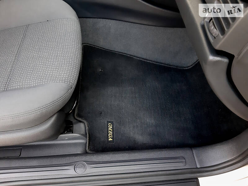 Седан Opel Omega 2000 в Дніпрі