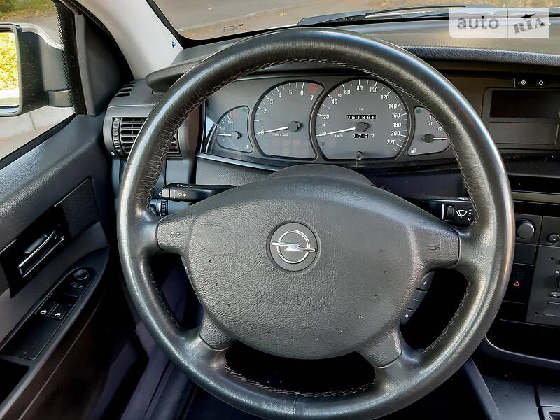 Седан Opel Omega 2000 в Дніпрі