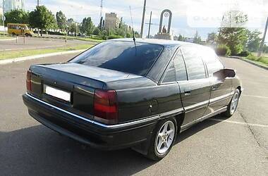 Седан Opel Omega 1993 в Мариуполе