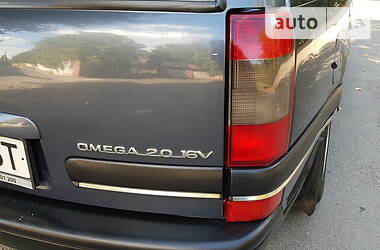 Універсал Opel Omega 1995 в 