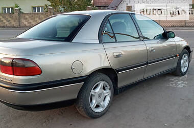 Седан Opel Omega 1999 в Нетешине