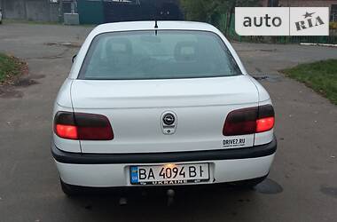 Седан Opel Omega 1995 в Новоукраинке