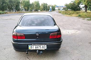 Седан Opel Omega 1995 в Гадяче