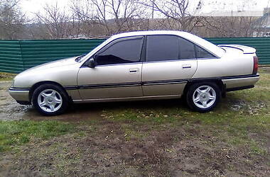 Седан Opel Omega 1989 в Сокирянах