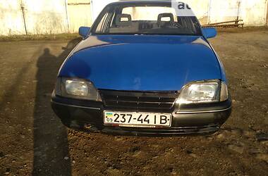 Седан Opel Omega 1987 в Долине