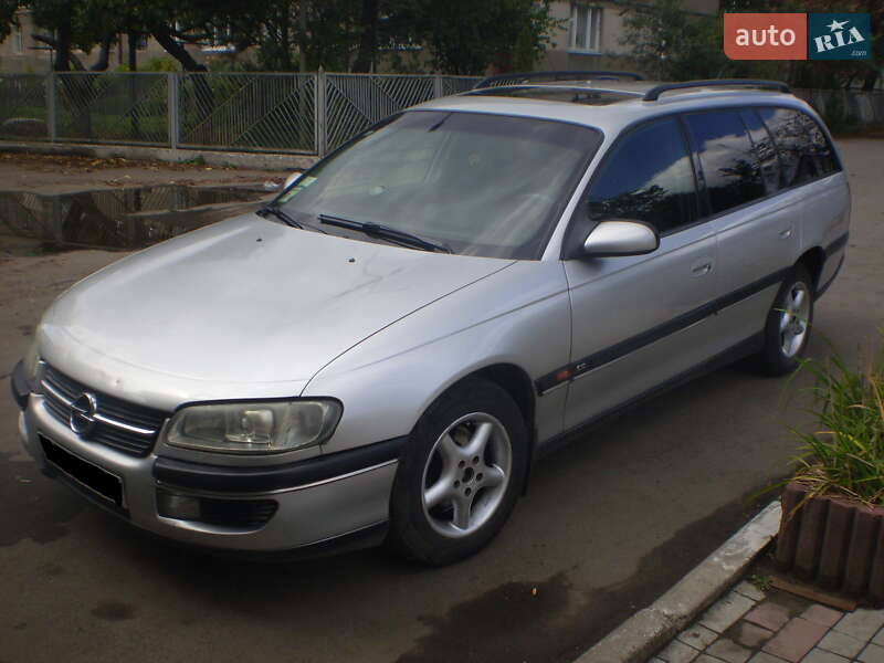 Універсал Opel Omega 1998 в Стрию