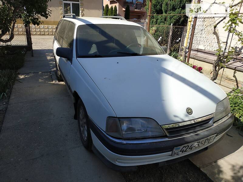 Универсал Opel Omega 1991 в Чопе