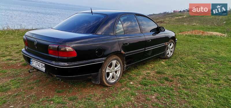 Седан Opel Omega 1995 в Южном