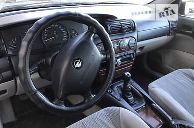 Седан Opel Omega 1997 в Киеве