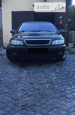 Седан Opel Omega 2001 в Львове