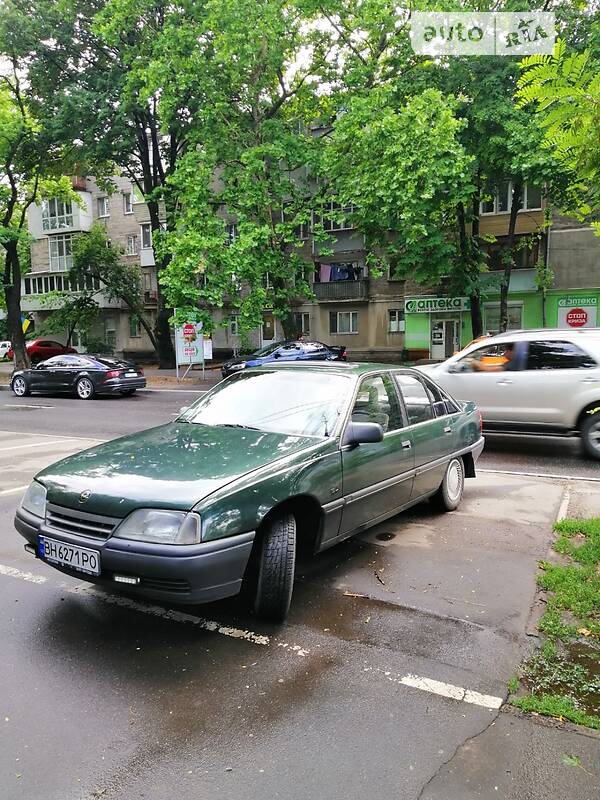 Седан Opel Omega 1988 в Одессе