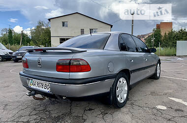 Седан Opel Omega 1995 в Дубно