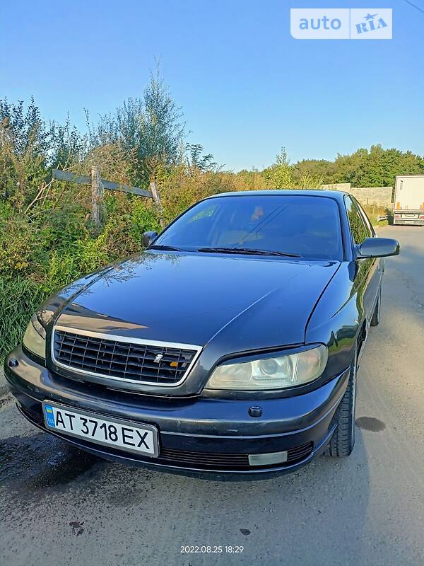 Седан Opel Omega 2000 в Долине