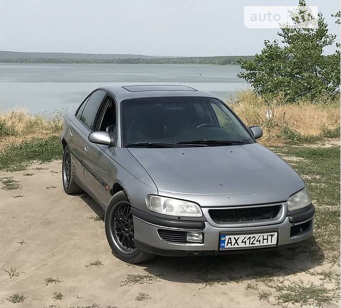 Седан Opel Omega 1994 в Харькове