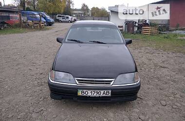 Седан Opel Omega 1990 в Нетешине