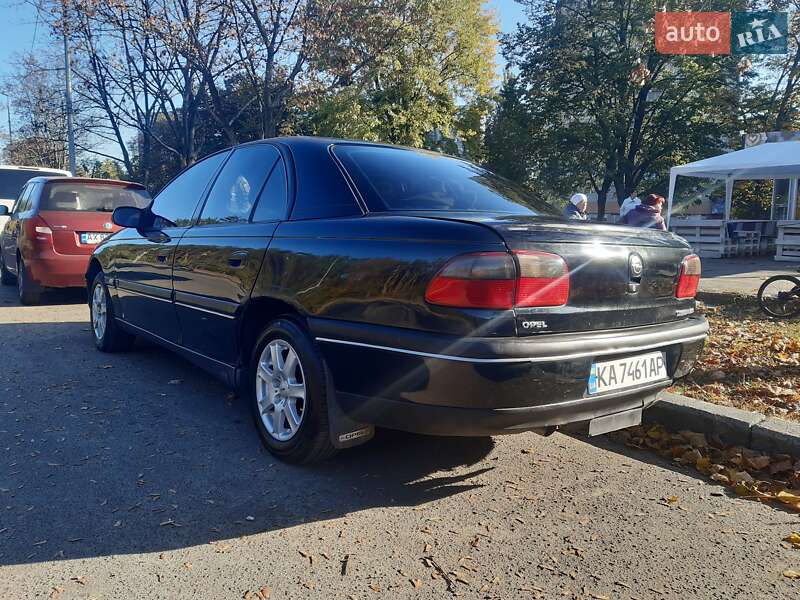 Седан Opel Omega 1998 в Киеве
