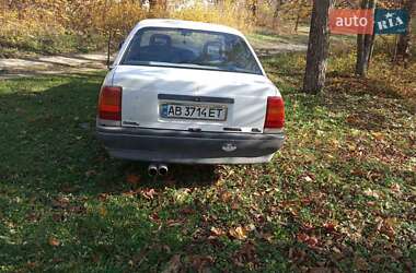 Седан Opel Omega 1989 в 