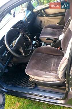 Седан Opel Omega 1987 в Новій Ушиці