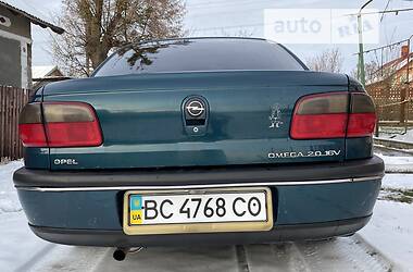 Седан Opel Omega 1996 в Бродах