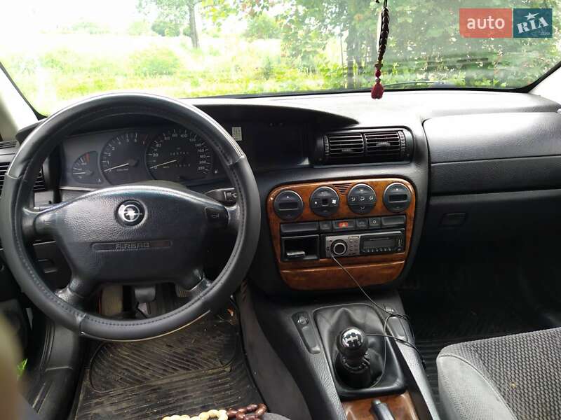 Седан Opel Omega 1996 в Луцьку фото 8 Седан Opel Omega 1996 в Луцьку